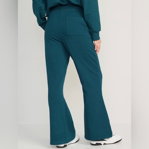 NWT! Women's Extra High-Waisted Snuggly Fleece Flare Sweatpants - Size XXL💎 - Picture 3 of 9